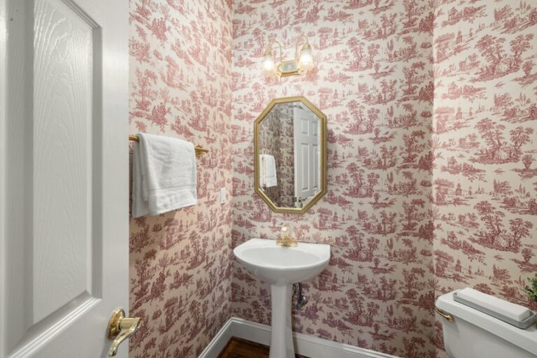 remove bathroom wallpaper mold