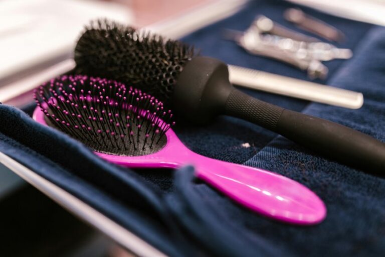 remove lint from brush
