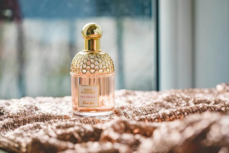 remove perfume scent from clothes