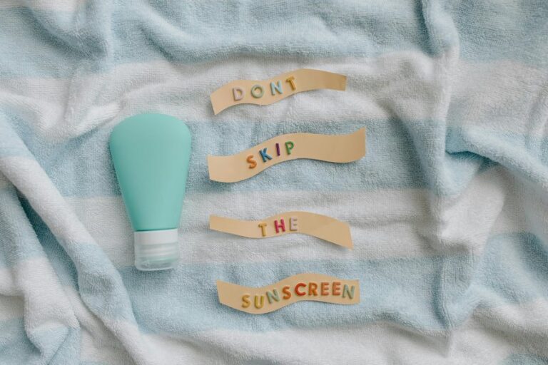 remove sunscreen odor from clothes