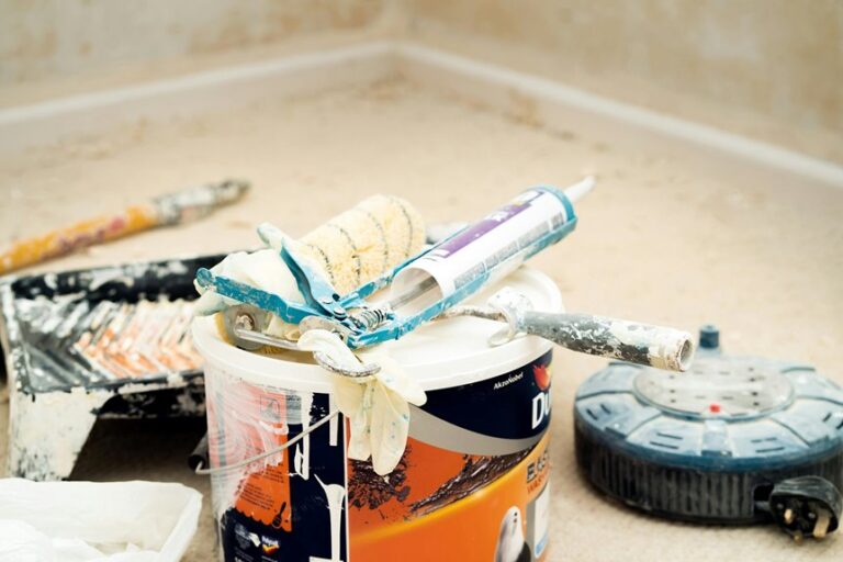 removing dried acrylic paint from walls